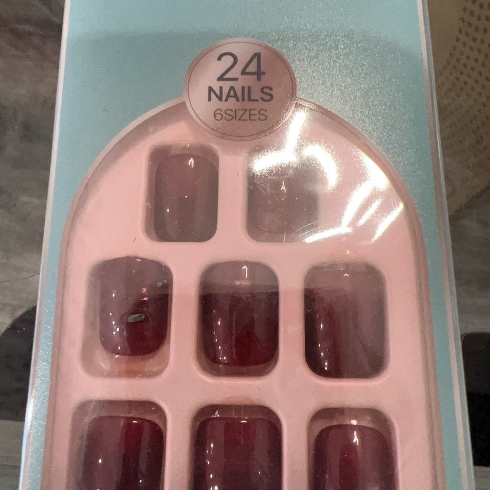 24-Piece Press-On Nails Set in Burgundy Wine
